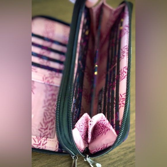 Lug Splits XL Wallet. Boho Floral Black. NWOT - Picture 8 of 10